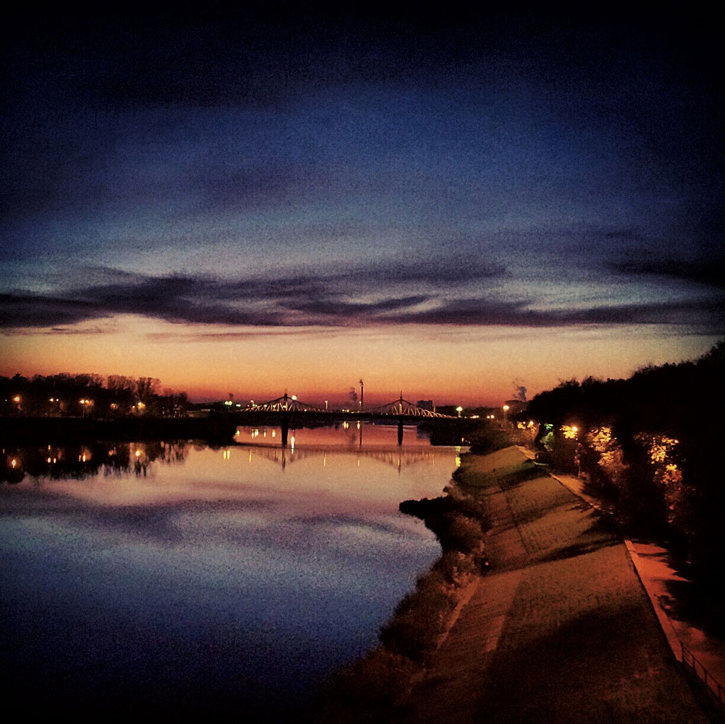 Берег. Река
