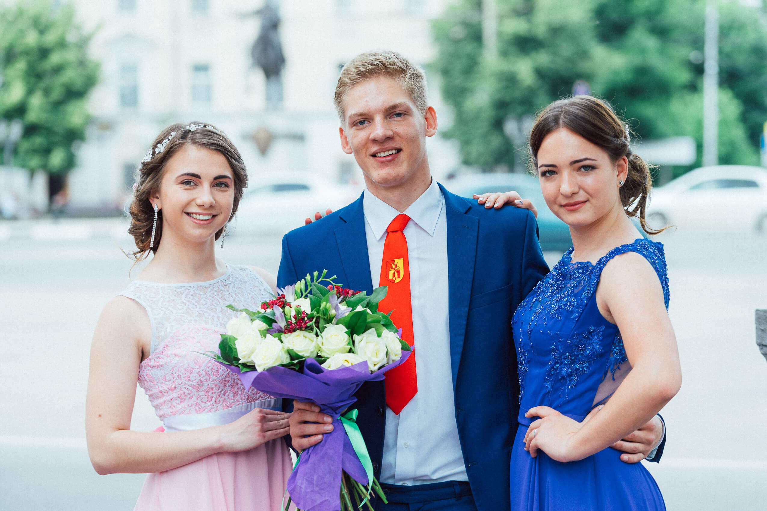 Снимок втроем.