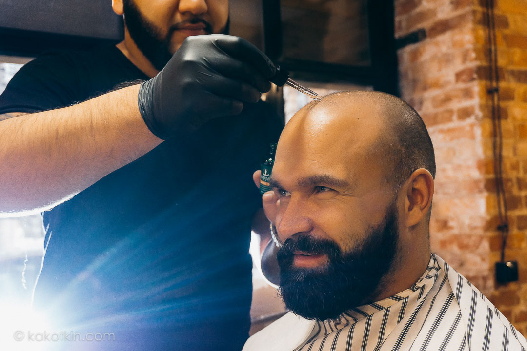 Стрижка бороды и усов мужская парикмахерская чоп чоп барбершоп парикмахер barbershop москва тверь Black Leon Шах