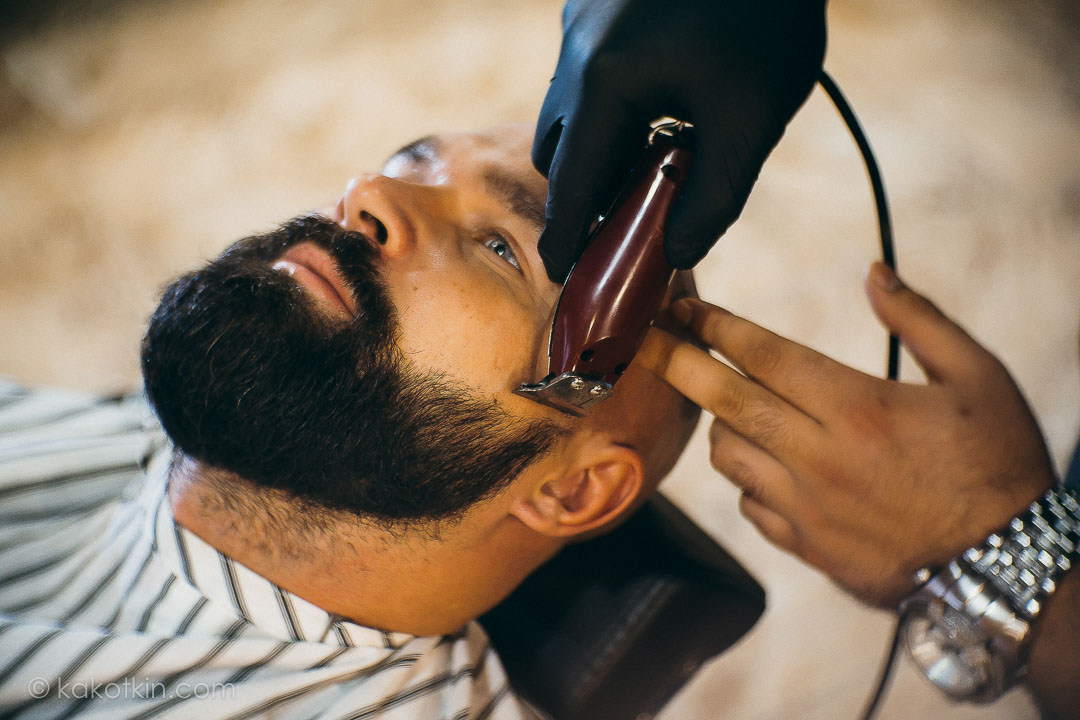 Стрижка бороды и усов мужская парикмахерская чоп чоп барбершоп парикмахер barbershop москва тверь Black Leon Шах