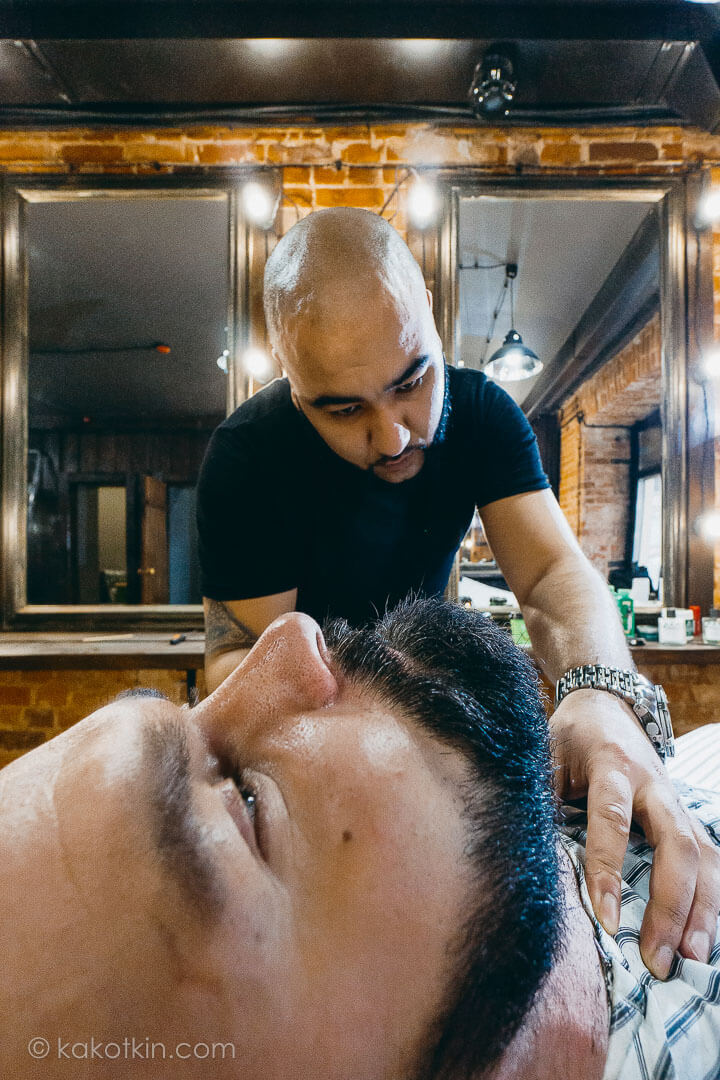 Стрижка бороды и усов мужская парикмахерская чоп чоп барбершоп парикмахер barbershop москва тверь Black Leon Шах
