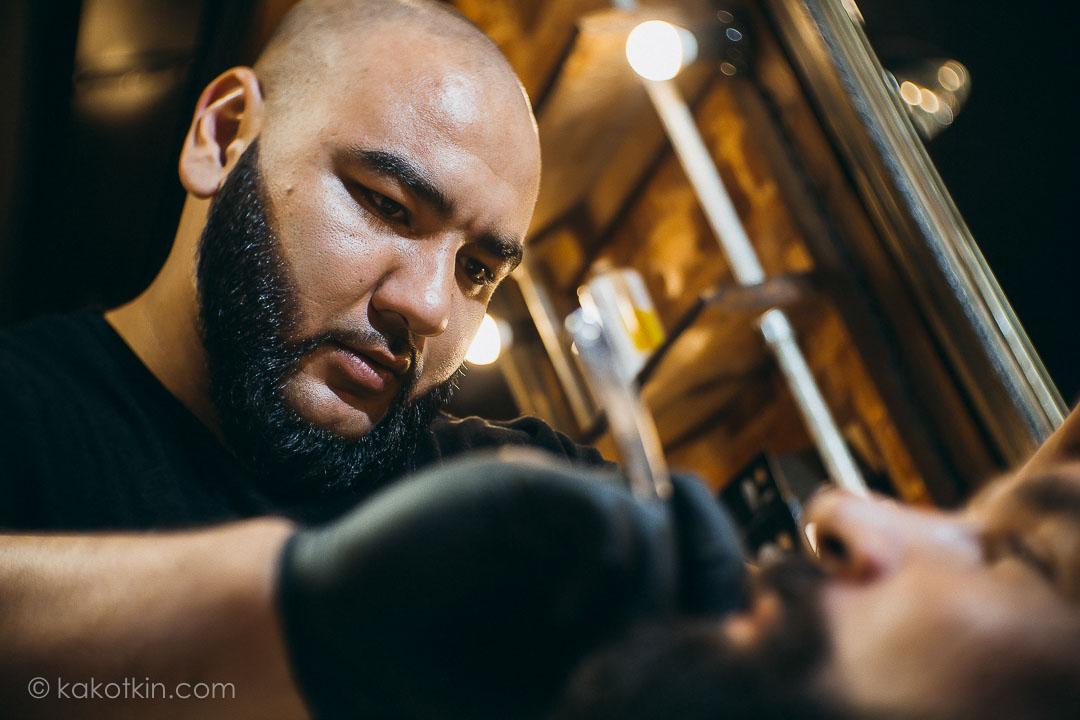 Стрижка бороды и усов мужская парикмахерская чоп чоп барбершоп парикмахер barbershop москва тверь Black Leon Шах