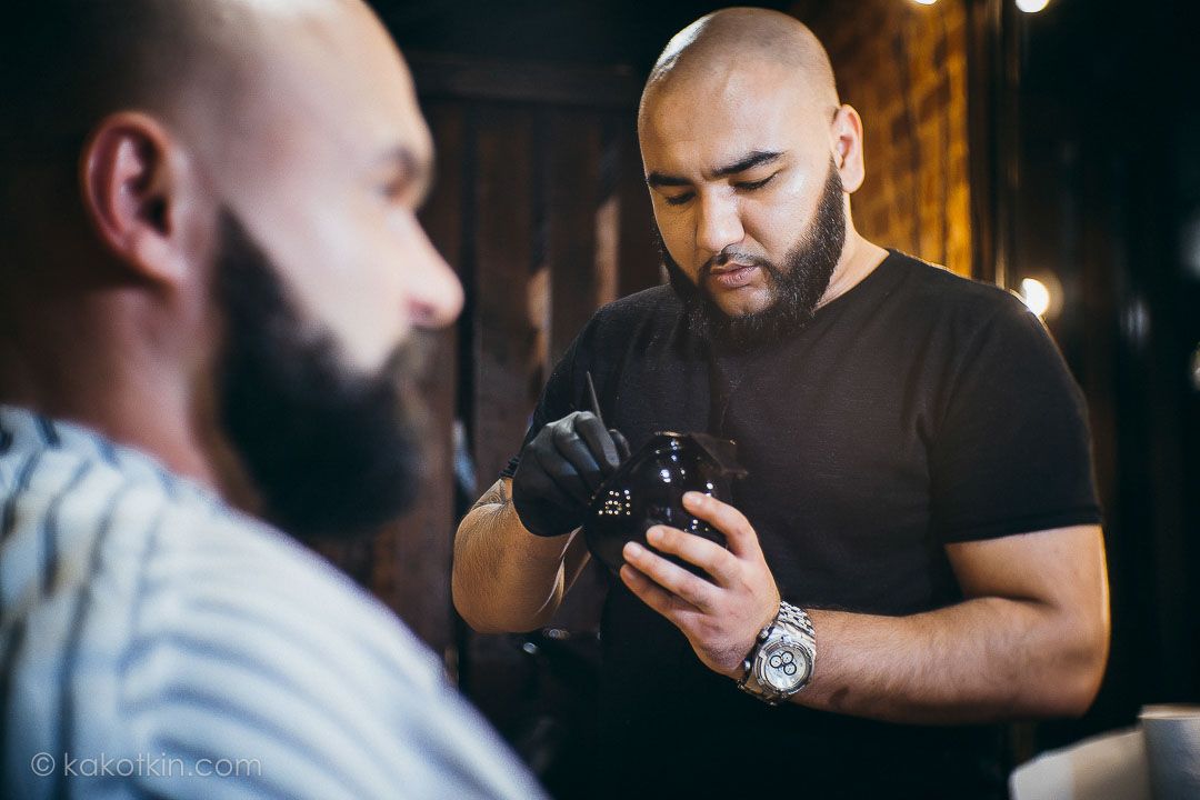 Стрижка бороды и усов мужская парикмахерская чоп чоп барбершоп парикмахер barbershop москва тверь Black Leon Шах