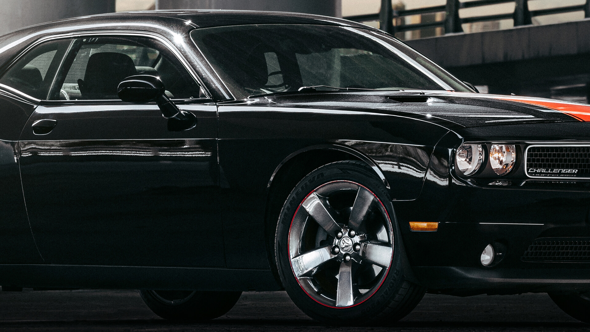 Фрагмент изображения для оценки качества и разрешения фотографии Dodge Challenger 