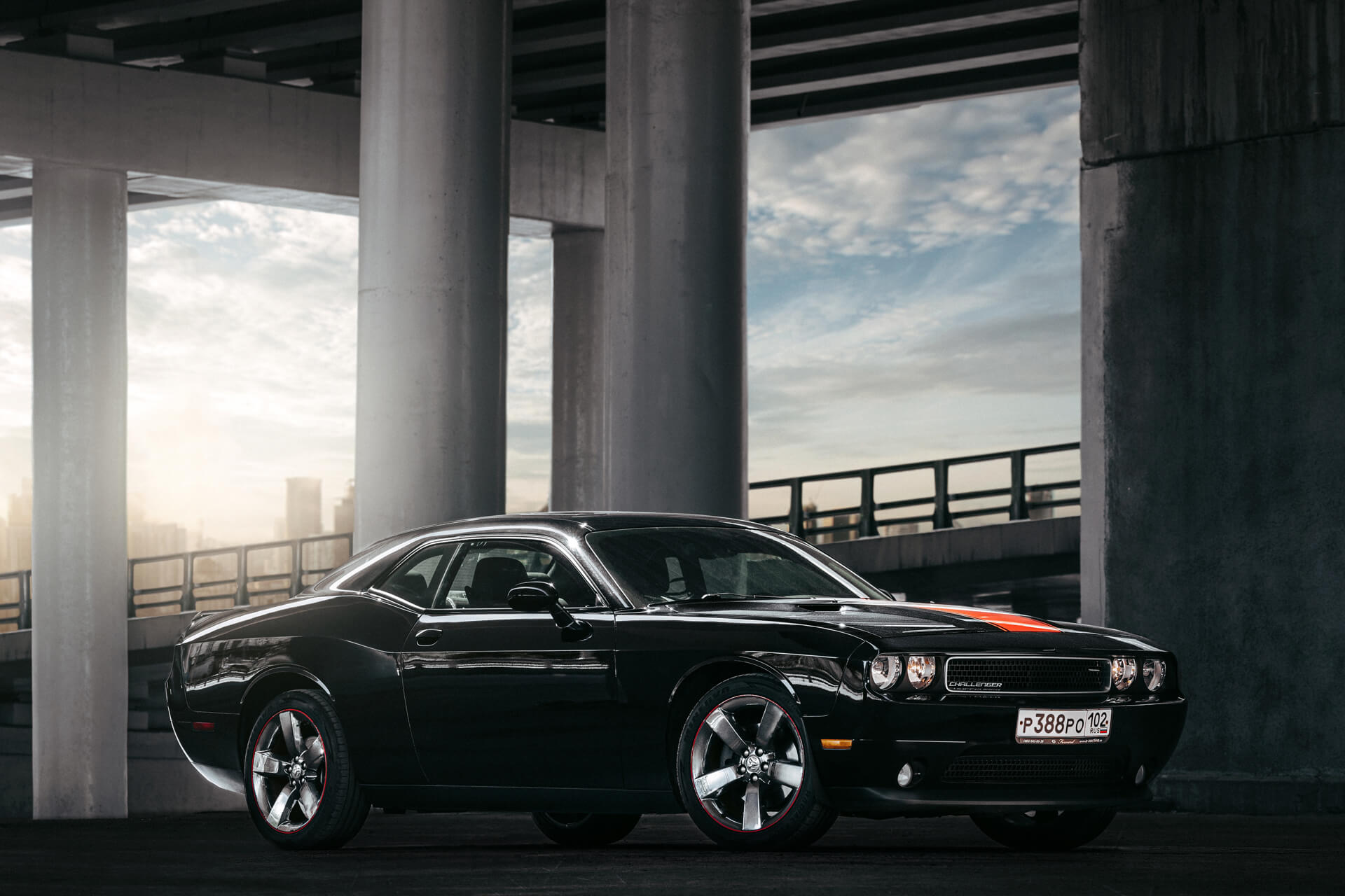 Авто съёмка Додж Челленджер Dodge Challenger профессиональный фотограф Москва