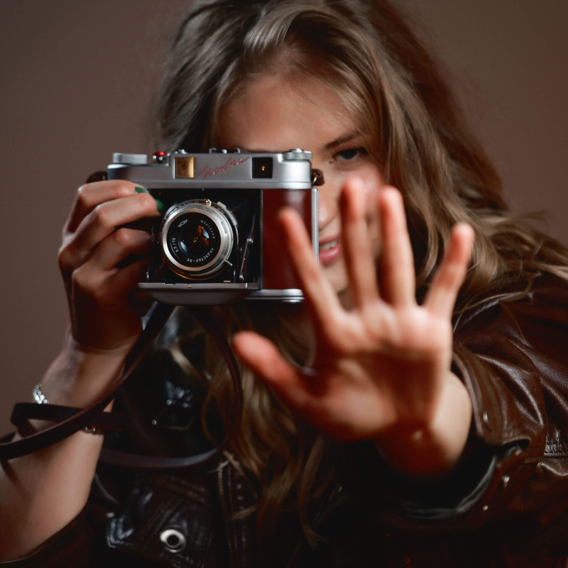Портретная фотосессия в студии в Твери 