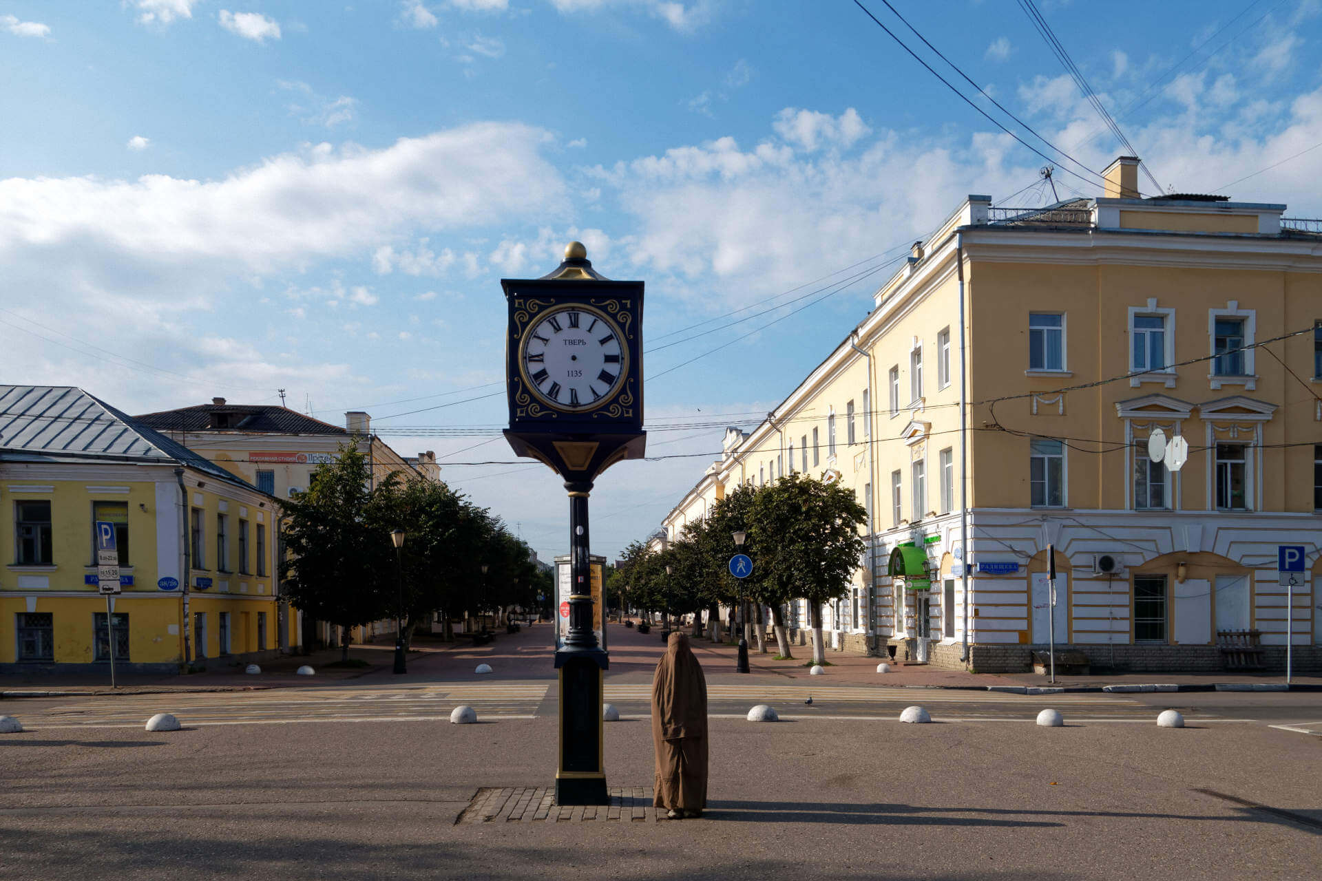 Часы на улице Трехсвятская 