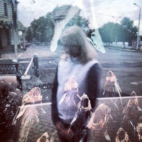 Девушка. Отражение