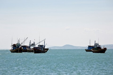Корабли. Рыбаки. Море